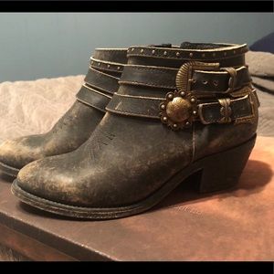 Circle G Distressed Boots